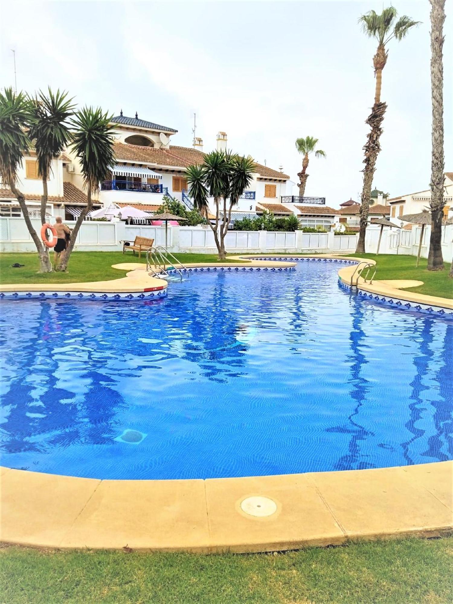 Chalet Adosado En Riomar-3, Urbanizacion Residencial Privada Torre de la Horadada Luaran gambar